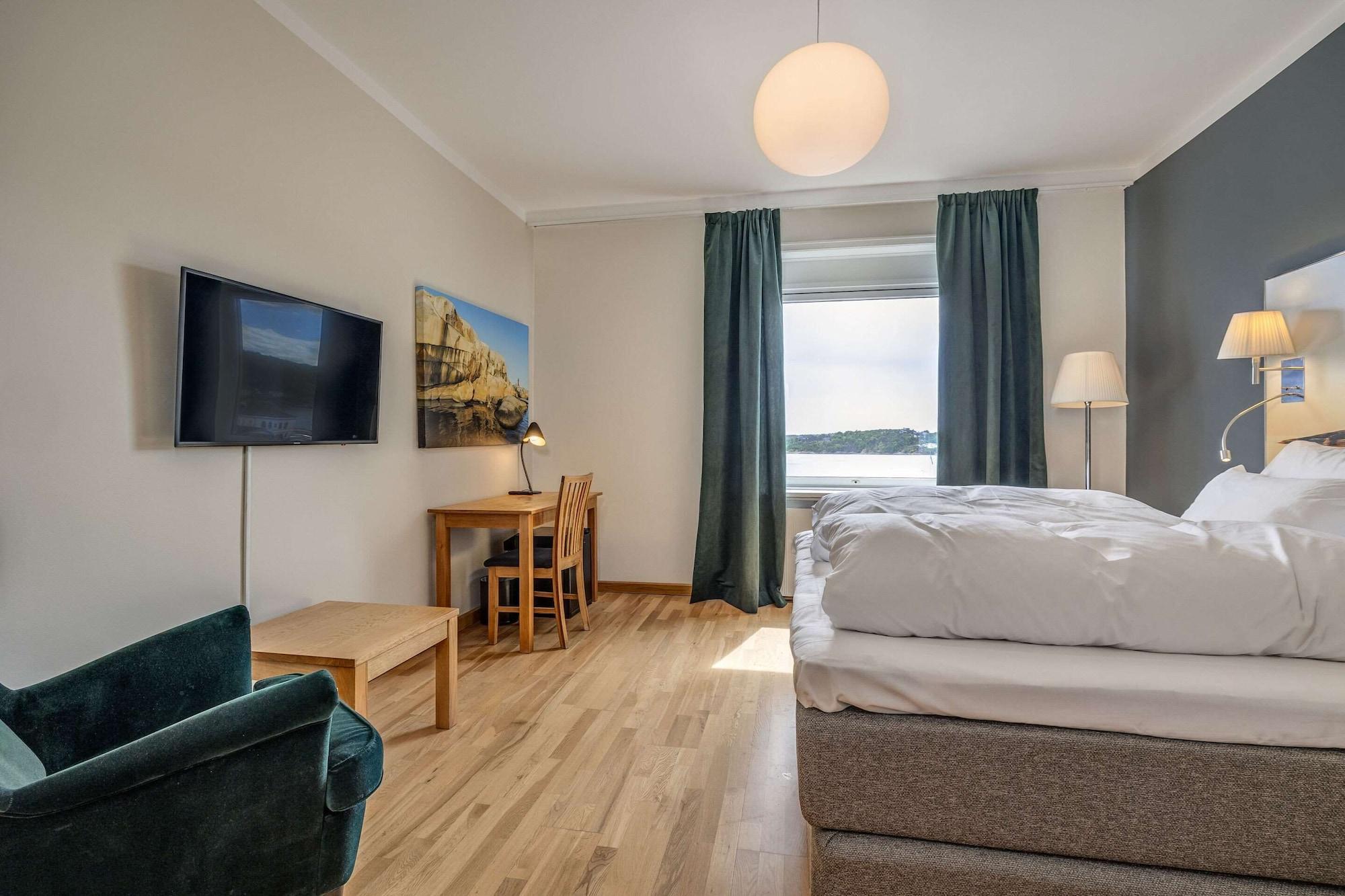 Quality Hotel Grand Ларвик Екстериор снимка